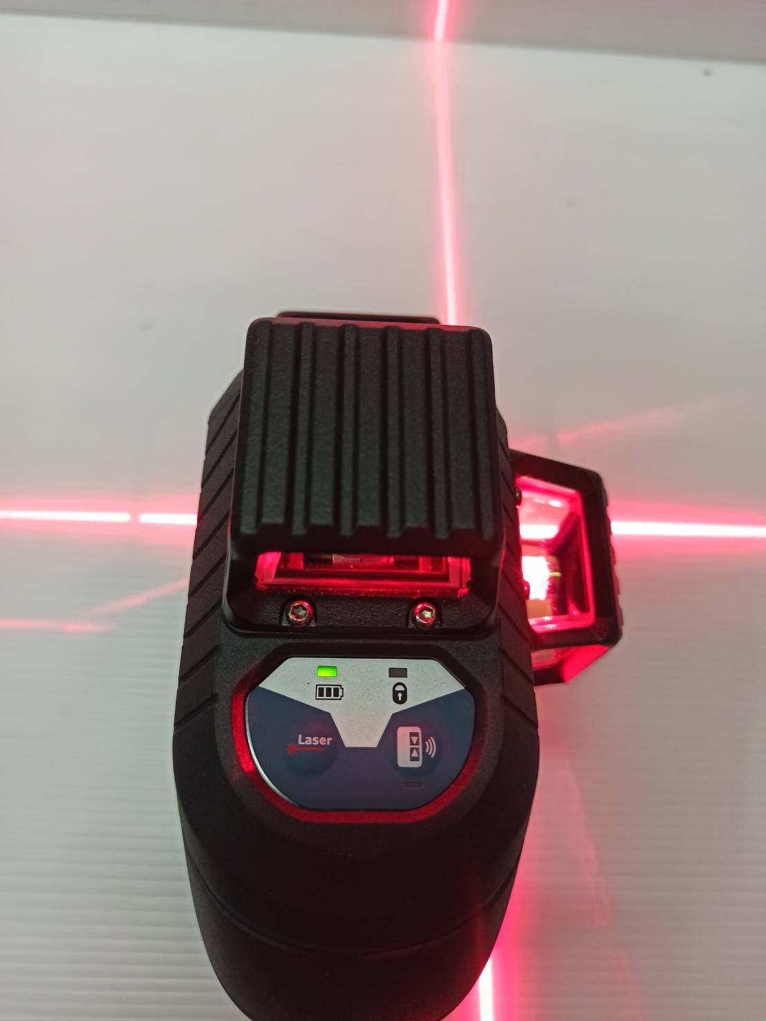 เลเซอร์ระดับ12เส้น แสงแดง GLL3-80 BOSCH กล่องพลาสติก