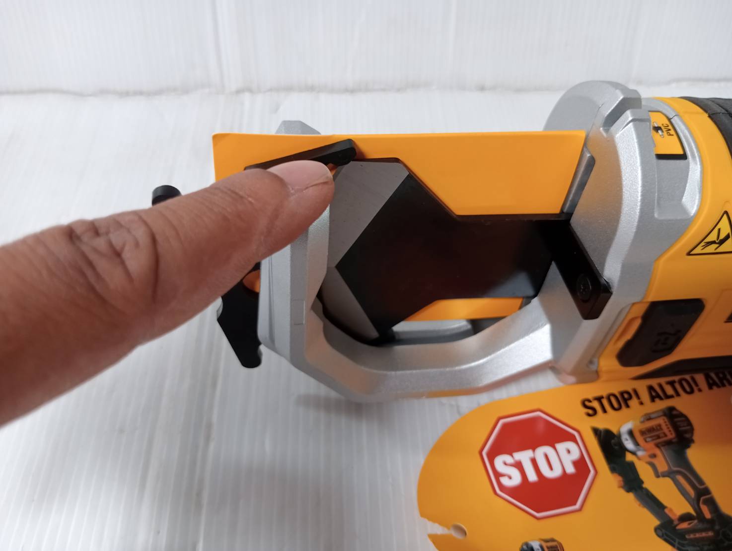 DEWALT อุปกรณ์เสริมสำหรับแปลงเป็นเครื่องตัดท่อ PVC/PEX DWAPVCIR