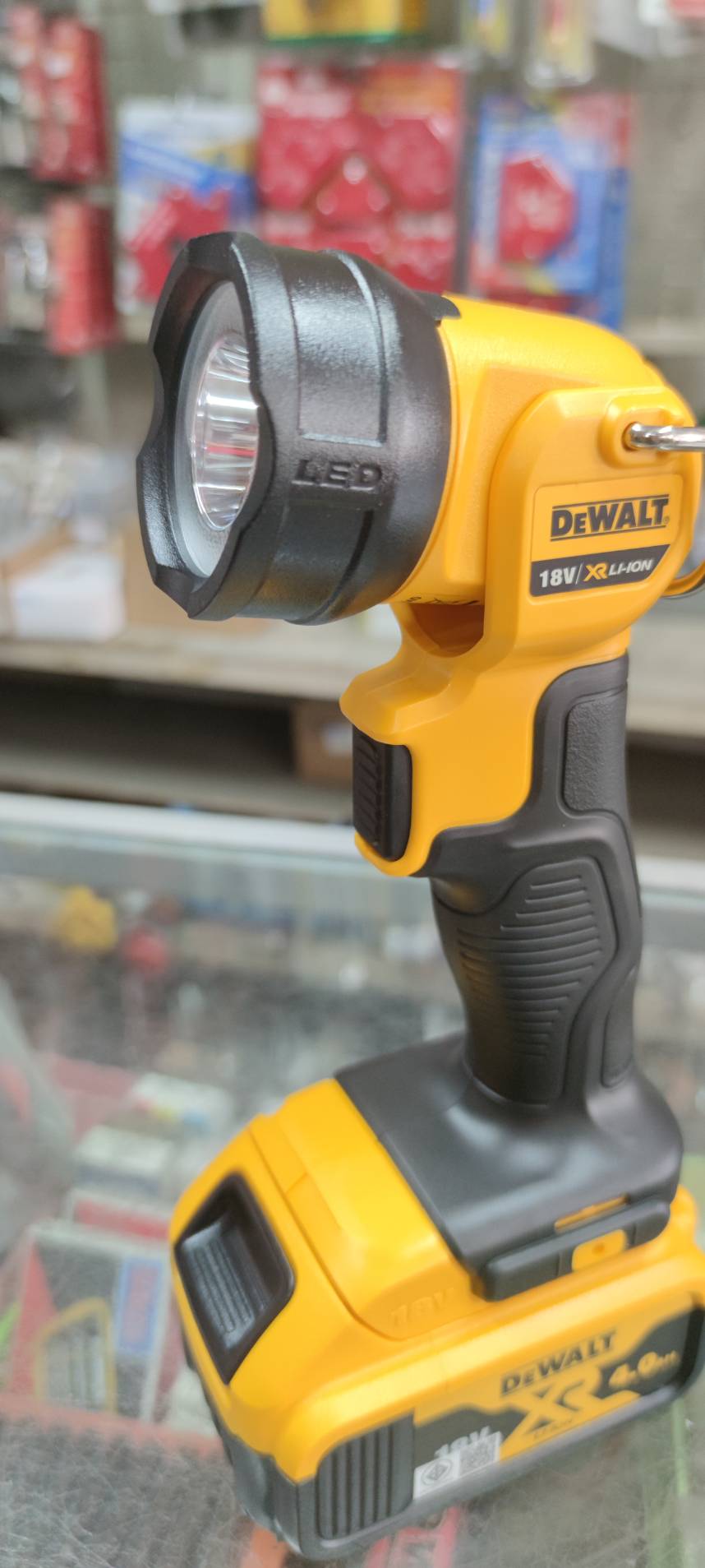 ไฟฉายLED 18-20V DCL040 DEWALT