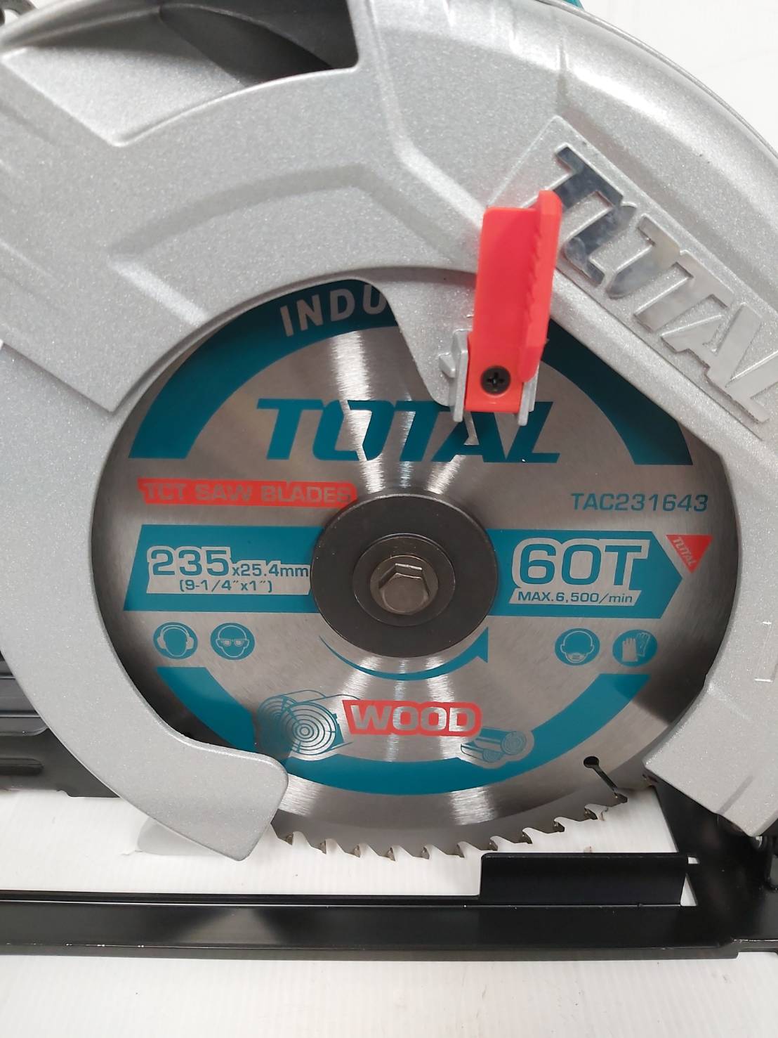 เลื่อยวงเดือน9" TS1222356 TOTAL