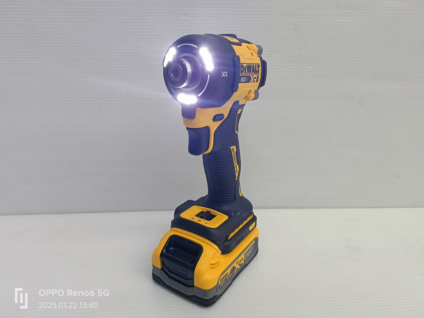 DEWALT ไขควงกระแทกไร้สาย 20V DCF870S1T-B1