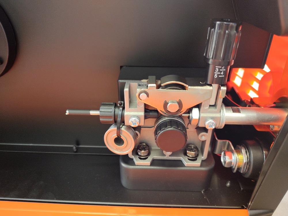 เครื่องเชื่อมไฟฟ้า MIG200D+ JASIC