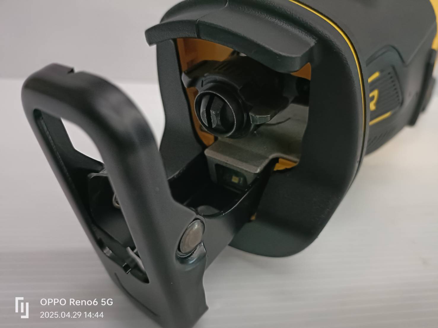 DEWALT เลื่อยชักไร้สาย ไร้แปรงถ่าน 18V(20V Max) เฉพาะตัวเครื่อง รุ่น DCS382N