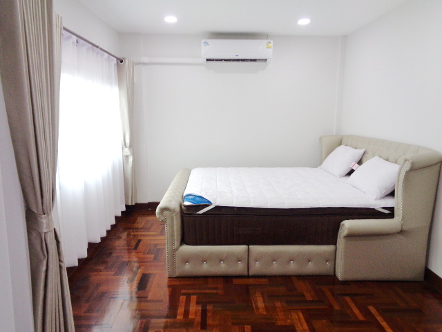 🚩H1215 ให้เช่า ทาวน์เฮ้าส์ 20 ตารางวา หมู่บ้านวรารักษ์ เลียบคลองสอง 27 รีโนเวทแล้ว พร้อมเฟอร์ฯใหม่ทั้งหลัง คลองสามวา กรุงเทพฯ