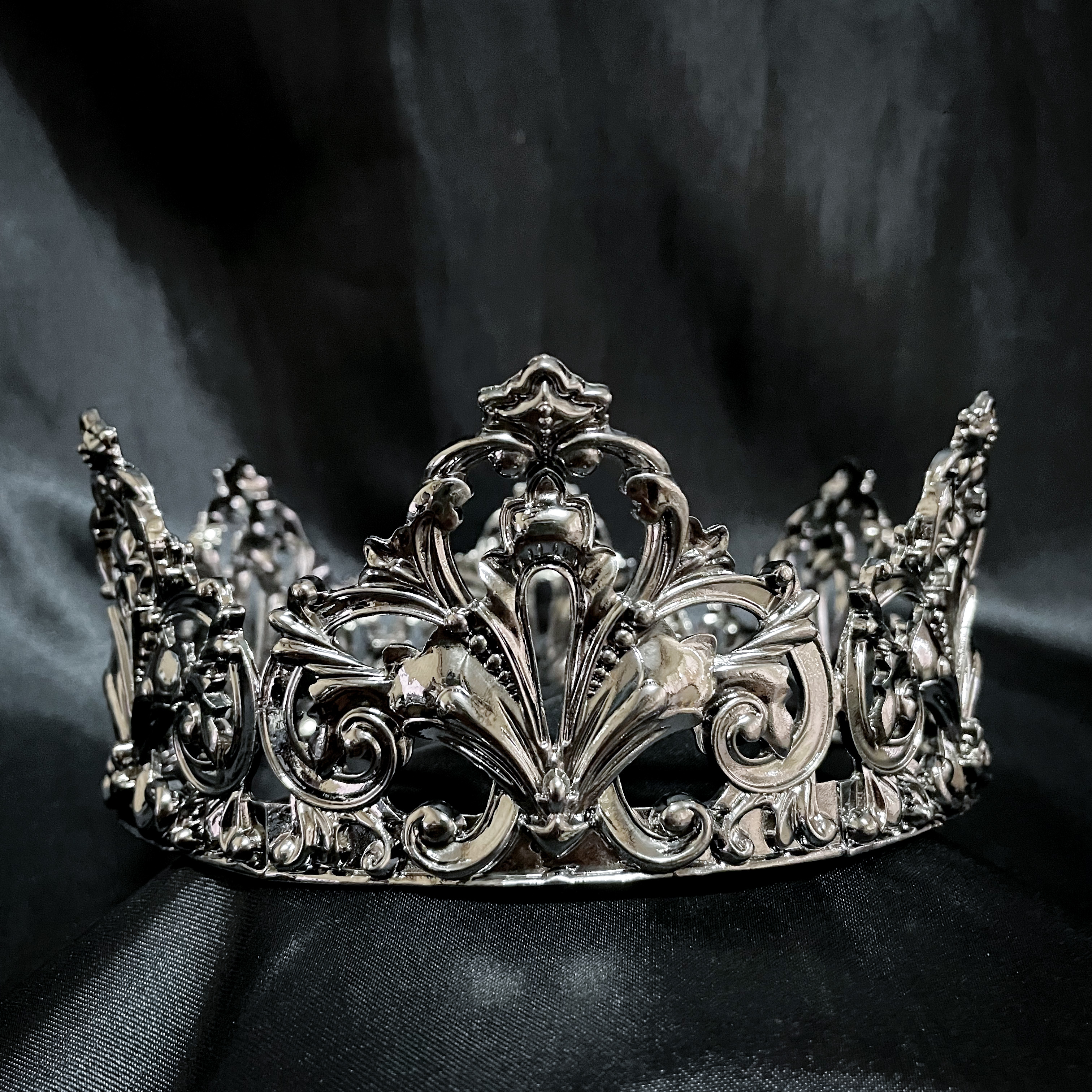 (พร้อมส่ง) มงกุฏผู้ชาย 076 มงกุฎสีดำ เจ้าชาย พระราชา การประกวด สินค้าพร้อมส่ง ไม่ต้องรอนาน งานพรีเมี่ยม ส่งด่วนจาก จ.อุบลราชธานี