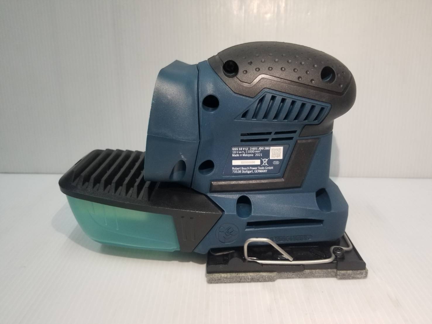 เครื่องขัดกระดาษทรายไร้สาย GSS18V-LI BOSCH Solo