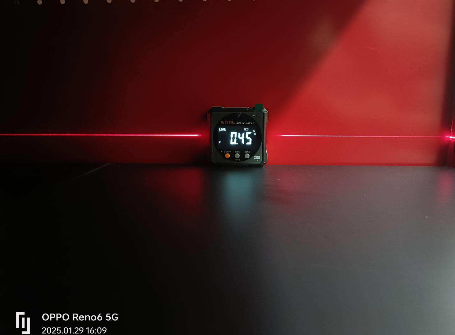 ระดับน้ำดิจิตอลมินิ รุ่น DC107 (มีเลเซอร์)