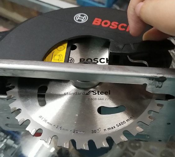 เลื่อยวงเดือนตัดเหล็ก18V GKM18V-LI BOSCH SOLO