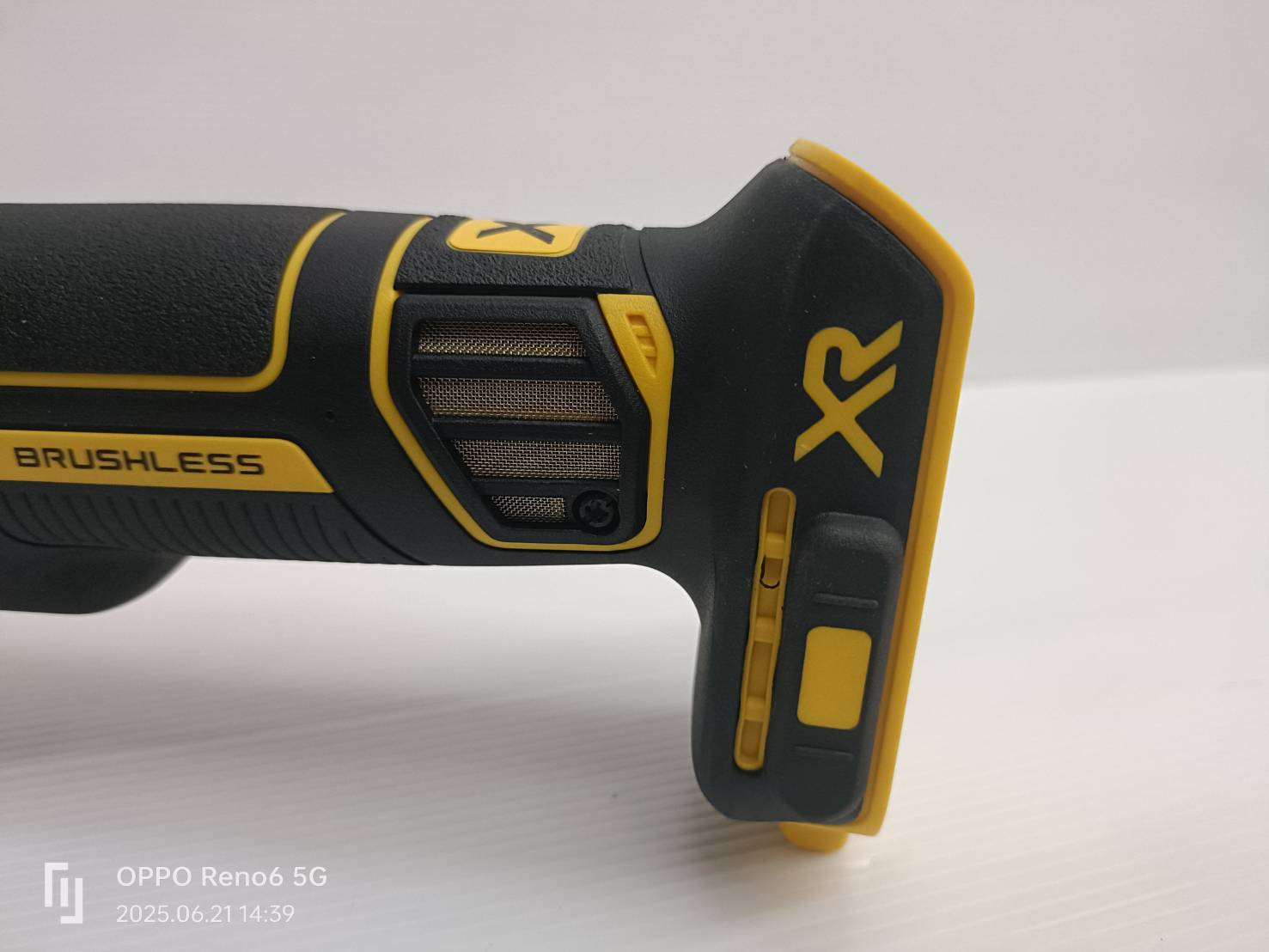 หินเจียรไร้สาย20V DCG405P2 DEWALT