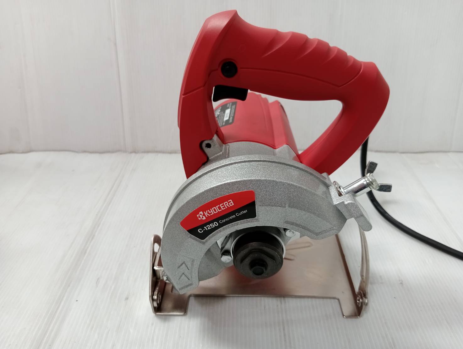 เครื่องตัดกระเบื้อง 4 นิ้ว รุ่น C1250 (1400วัตต์) KYOCERA