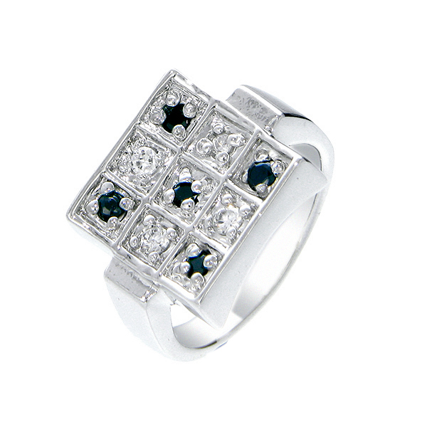 แหวนทองคำขาว ประดับเพชร CZ แหวนลายตารางทรงสี่เหลี่ยม ดีไซน์เก๋ๆเพิ่มให้ลุคของคุณดูสง่า รับรองได้ว่ามีสไตล์สุดๆ