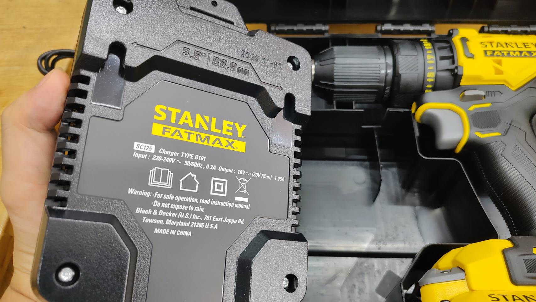 STANLEY FATMAX สว่านไร้สาย 20V รุ่น SCD700D2K แบต2.0Ah*2ก้อน