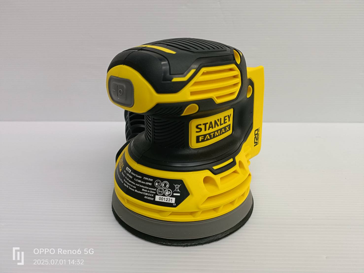 STANLEY รุ่น SCS220-B1 เครื่องขัดกระดาษทรายกลม 125มม ไร้สาย 20V เฉพาะตัวเครื่อง