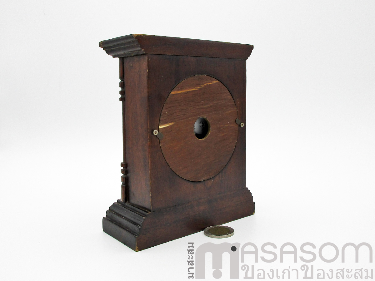 นาฬิกาตั้งโต๊ะไม้เก่า