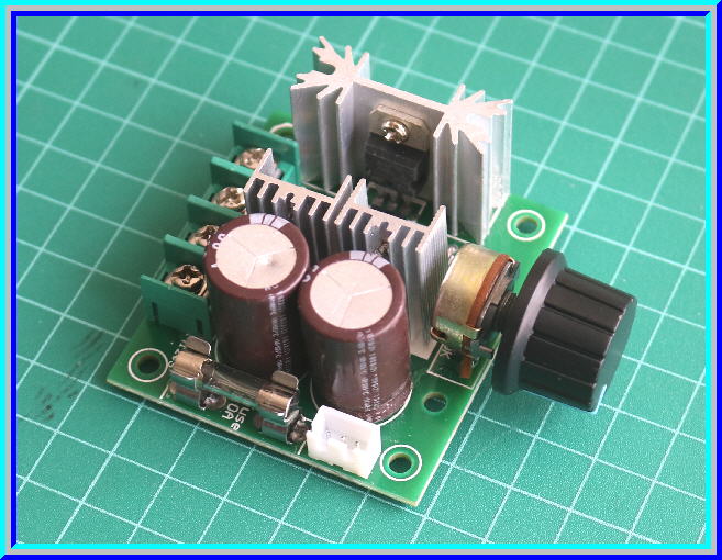 1x บอร์ดควบคุมความเร็วดีซีมอเตอร์ 12-24Vdc 10A (max)