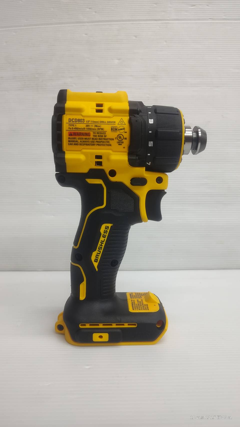 ไขควงติดตั้งไร้สาย (เปลี่ยนหัวได้ 4 หัว) DCD803B DEWALT