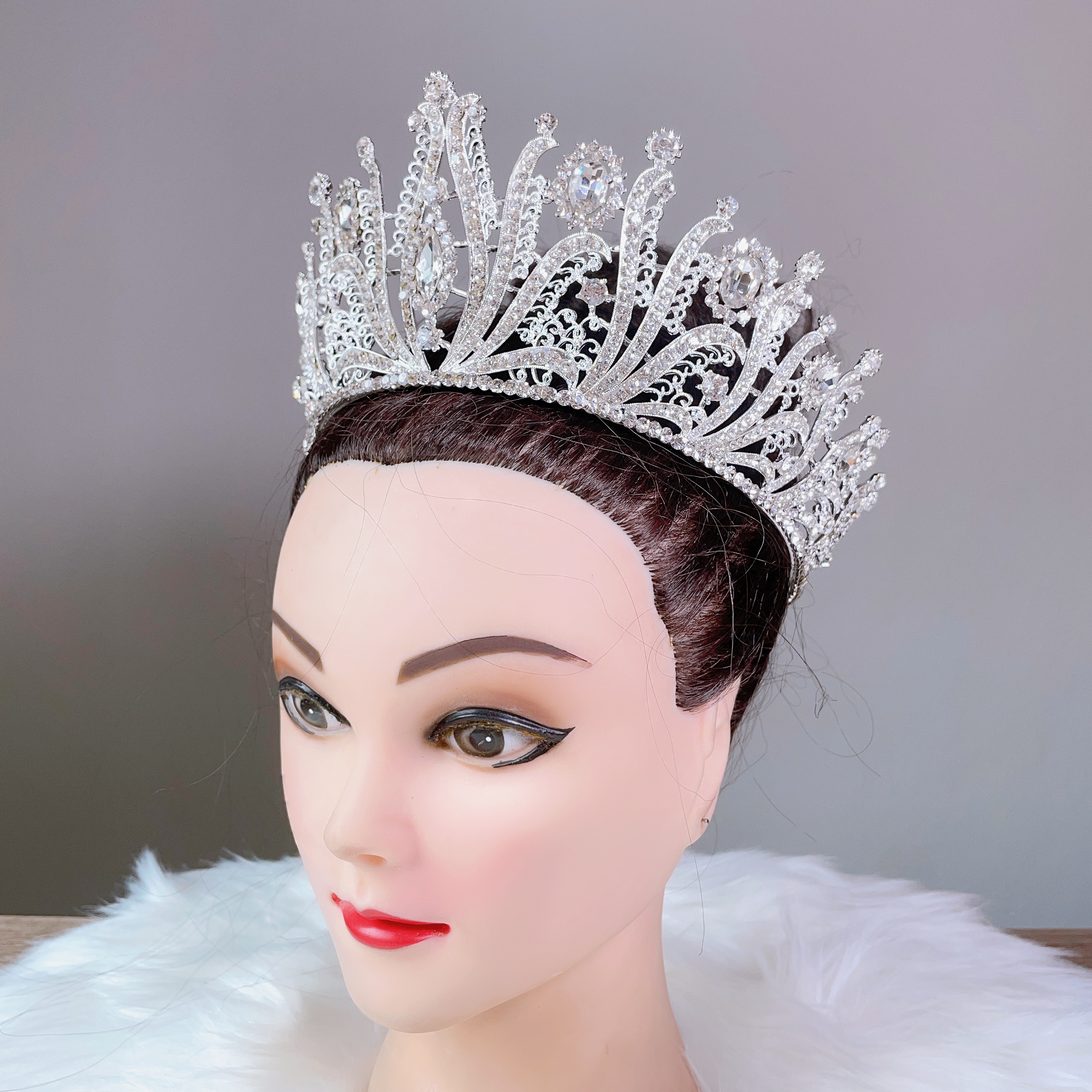 (พร้อมส่ง) เทียร่า 395 สีเงิน มงกุฎนางงาม มงกุฎเจ้าสาว มงกุฎเพชร งานพรีเมี่ยม สินค้าพร้อมส่งจากไทย