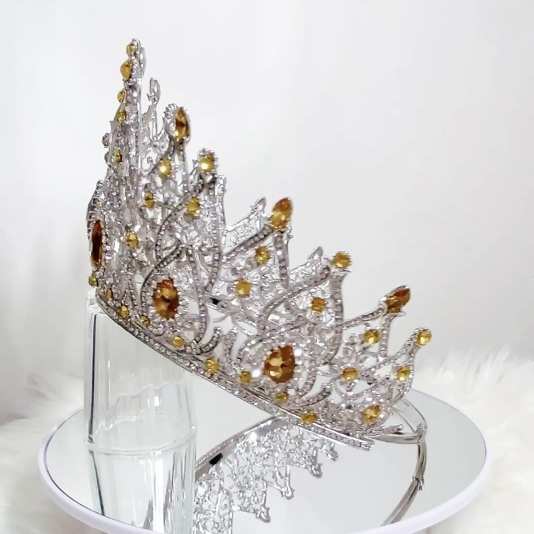 (พร้อมส่งจากไทย) มงกุฏ 115 สีเหลือง มงกุฎนางงาม มงกุฎเพชร มงกุฎประกวด สวยงามอลังการ ฐานมงวงกลมปรับได้ สินค้าพร้อมส่ง ไม่ต้องรอนาน งานพรีเมี่ยม