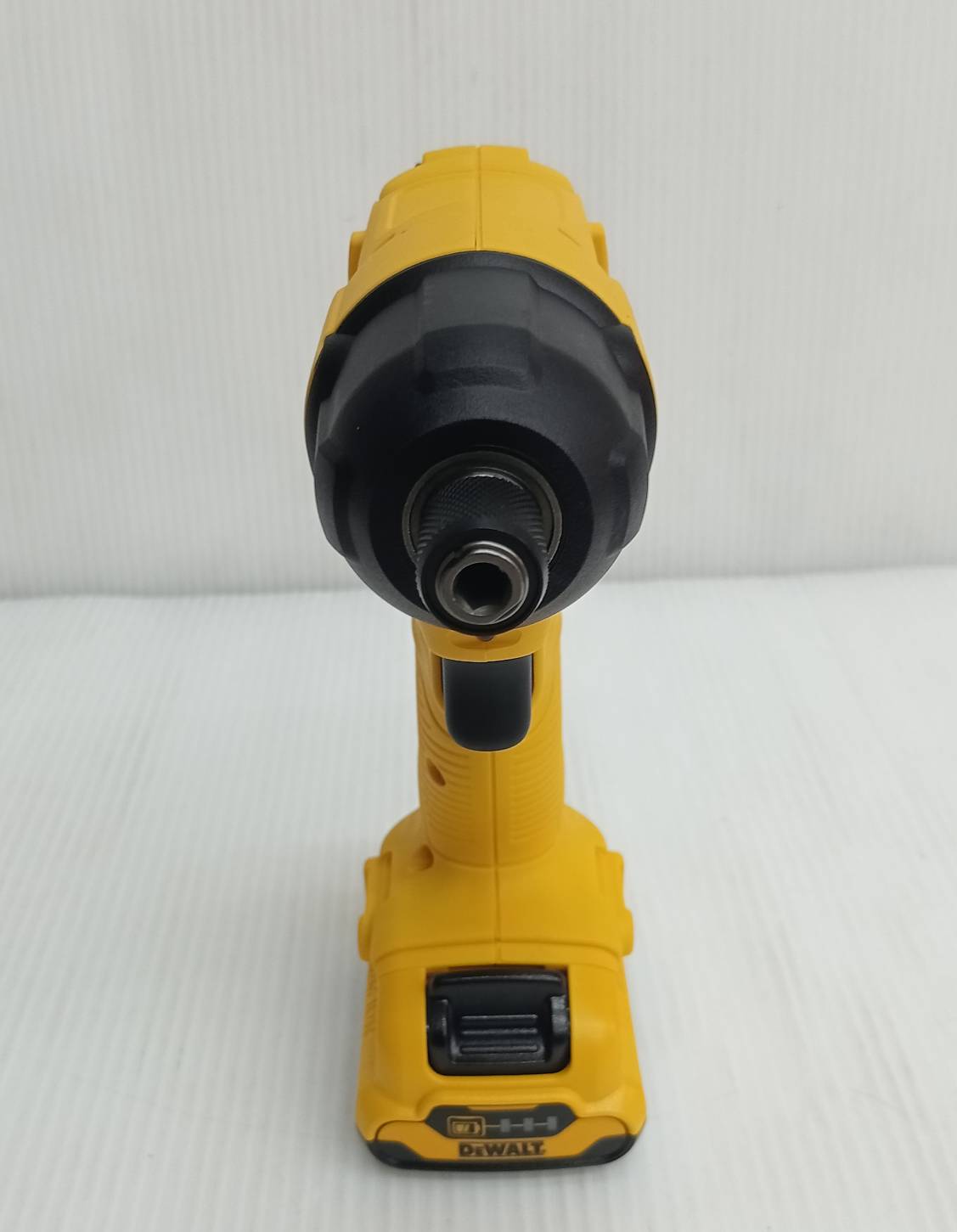สว่านไร้สาย 12V ขนาด 6.35 มม. DCF805D2A-B1 DEWALT