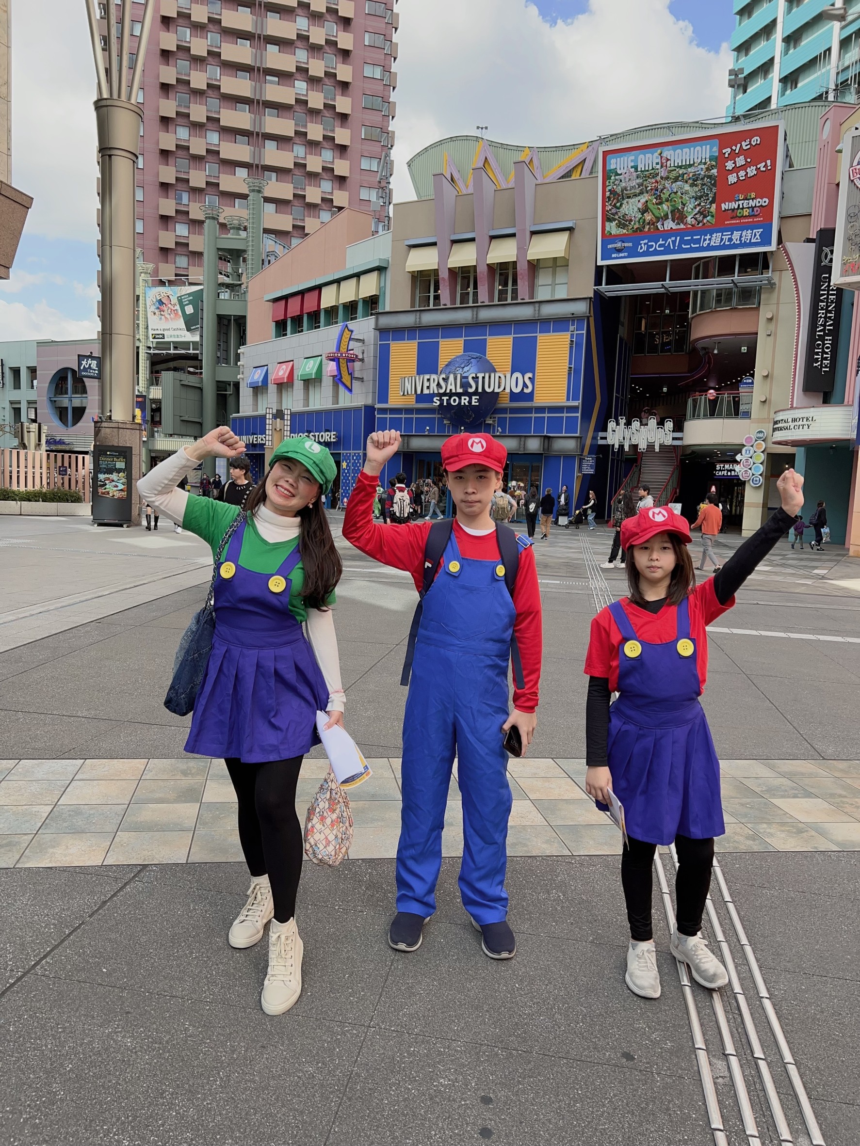 ชุดมาริโอ้หญิง