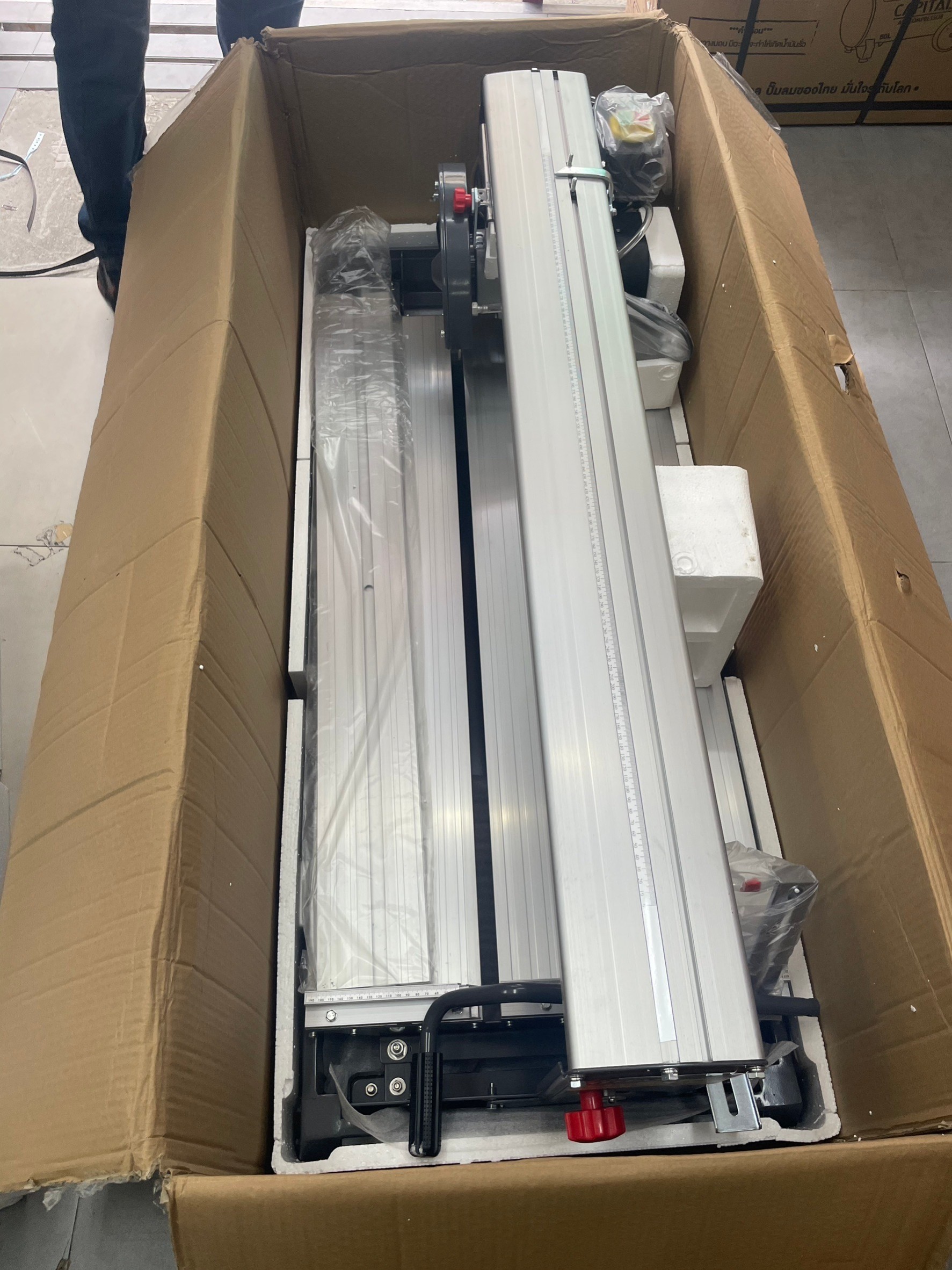 โต๊ะตัดกระเบื้อง36" (90ซม.)ใส่ใบ10" พร้อมขาตั้ง TS6112501 TOTAL