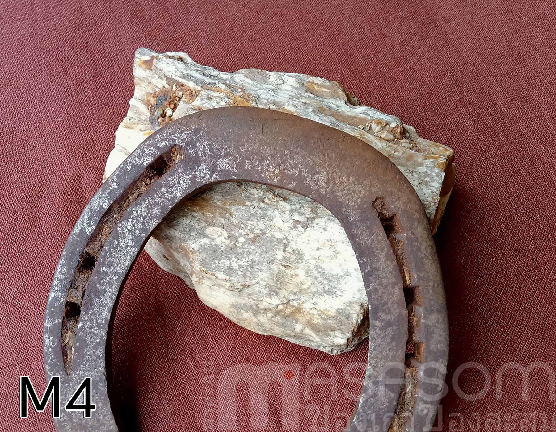 เกือกม้าเก่า วัตถุมงคลนำโชค