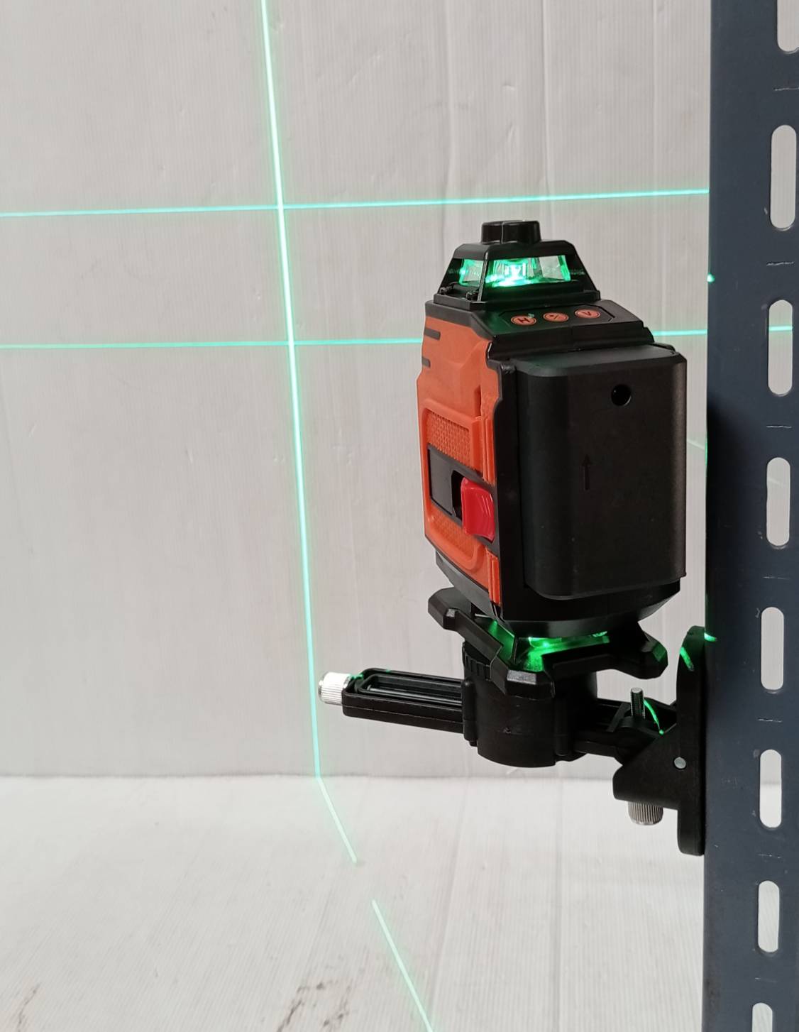 เลเซอร์ระดับ16เส้น (เขียว) 4D VG-LS16 VERGIN พร้อมขาตั้ง