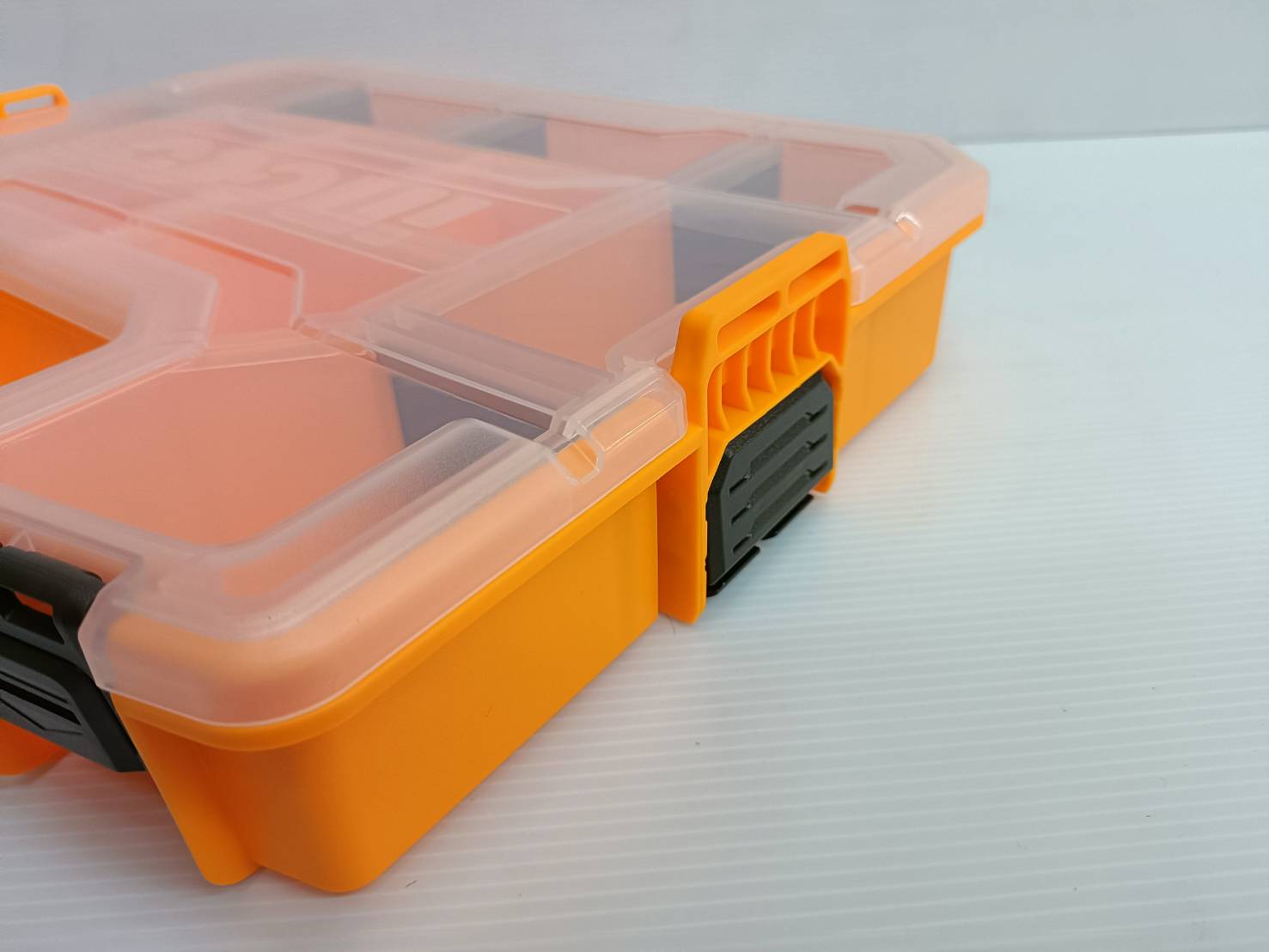 INGCO กล่องเครื่องมืออเนกประสงค์ 15 นิ้ว สามารถต่อซ้อนกันได้ รุ่น PBX1511