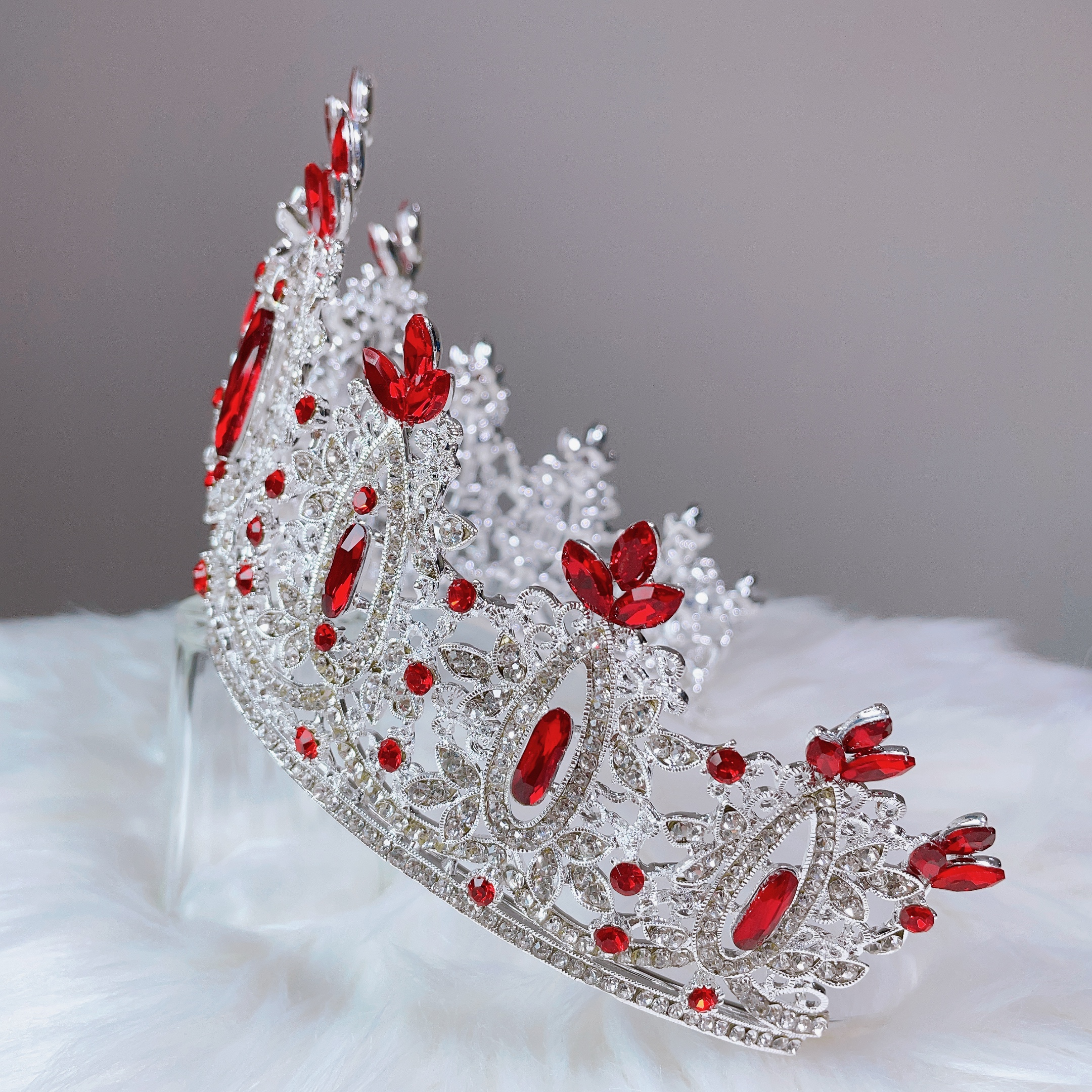 (พร้อมส่ง) เทียร่า 394 สีแดง มงกุฎนางงาม มงกุฎเจ้าสาว มงกุฎเพชร งานพรีเมี่ยม สินค้าพร้อมส่งจากไทย