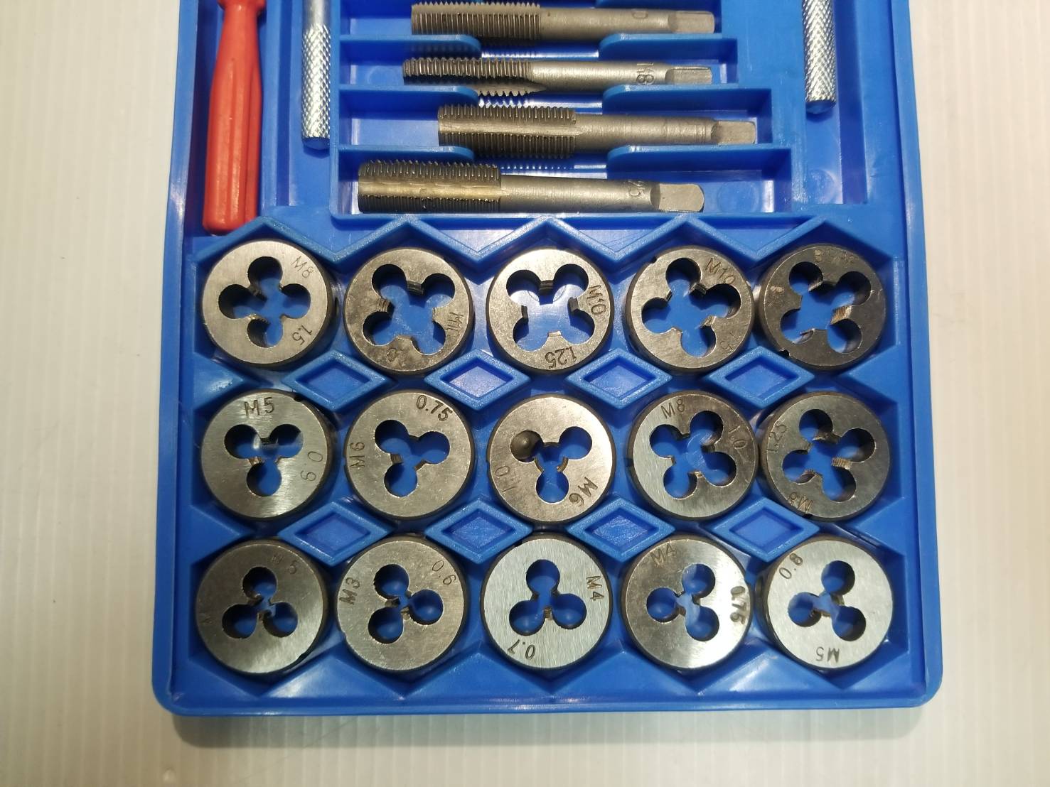 ชุดต๊าปเกลียว 40 ตัวชุด TAP40M SOLID (มิล)