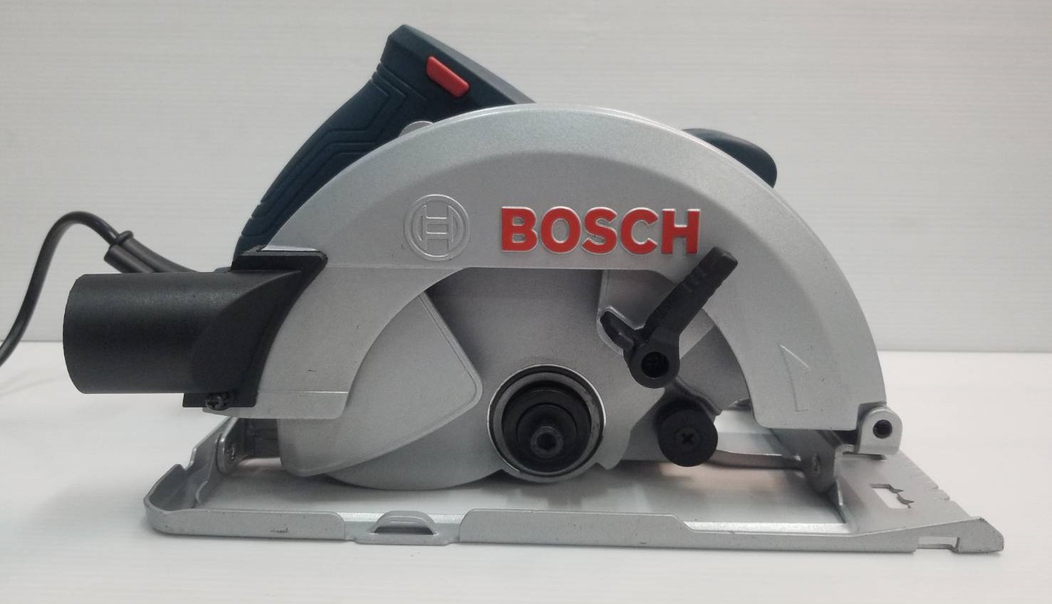เลื่อยวงเดือน7" GKS140 BOSCH 06016B30K1