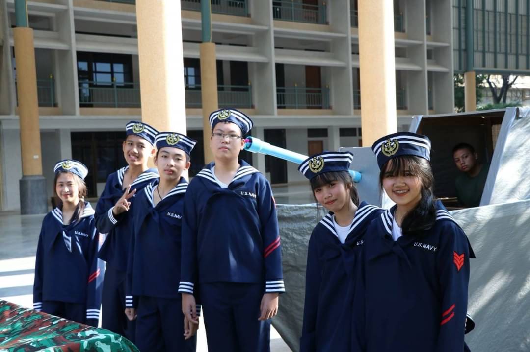 ชุดทหารเรือกะลาสี / US Navy / ทหารเรืออเมริกา / ชุดกะลาสีเรือ / ชุดทหารเรือ /ุ ชุดอาชีพ / ชุดอาชีพในฝัน