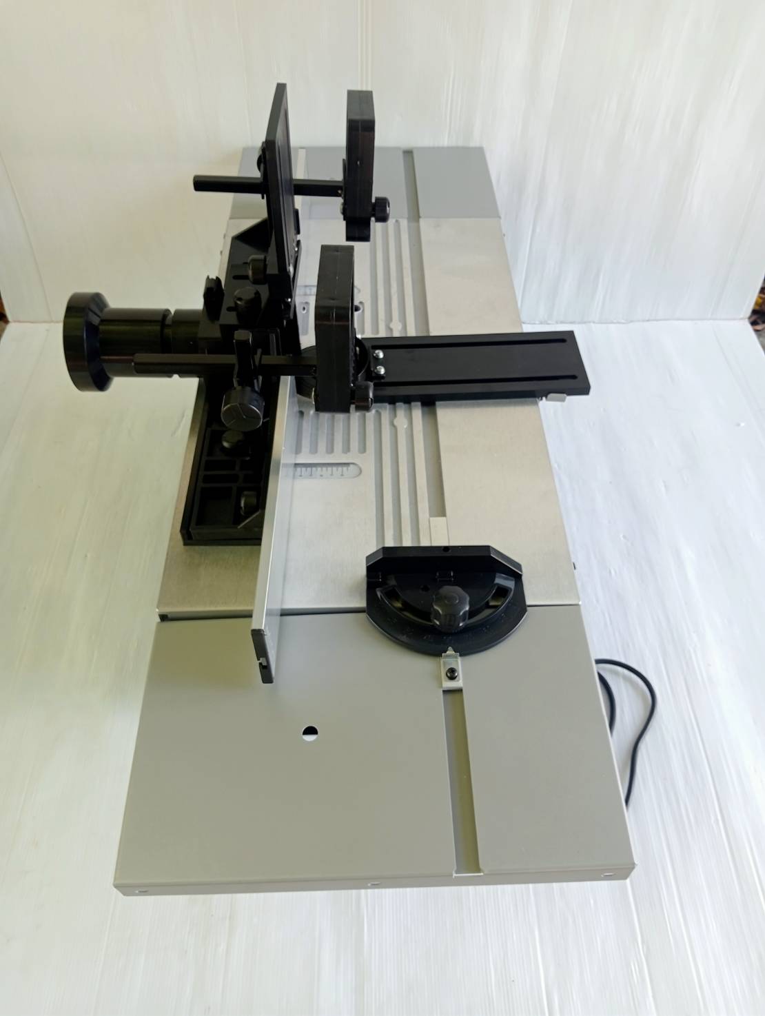 โต๊ะเร้าเตอร์พร้อมมอเตอร์ HF60 SCHEPPACH