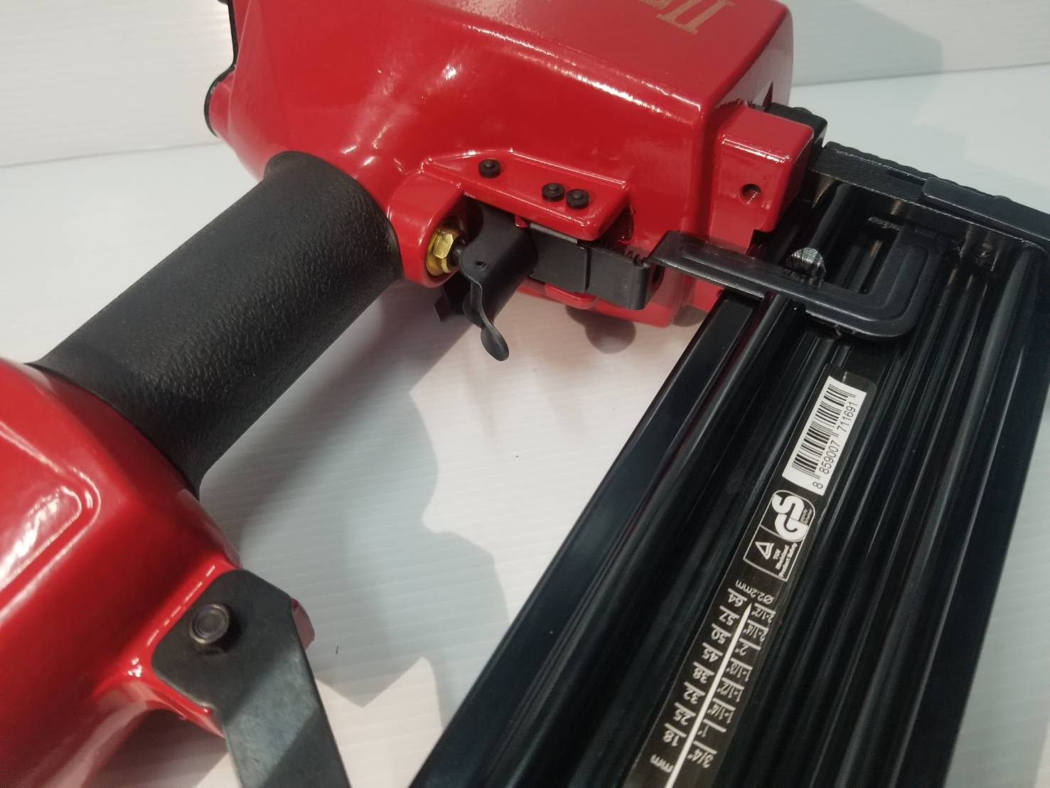 แม็กยิงตะปูลมคอนกรีต-ไม้ ขาเดี่ยว ST-64 REDKING (T SERIES) II