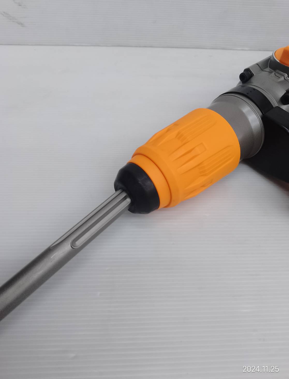 INGCO สว่านโรตารี่ 1600W Chipping Gun SDS-MAX RH1600388