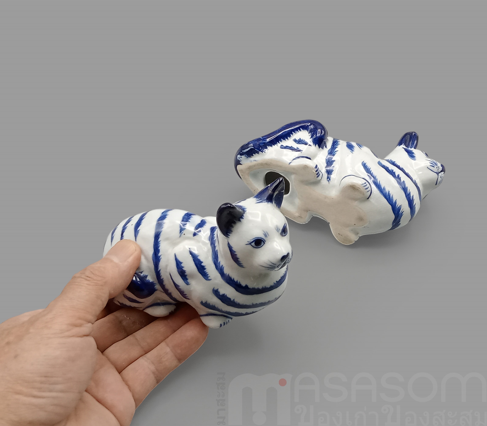 ตุ๊กตารูปแมวเซรามิค