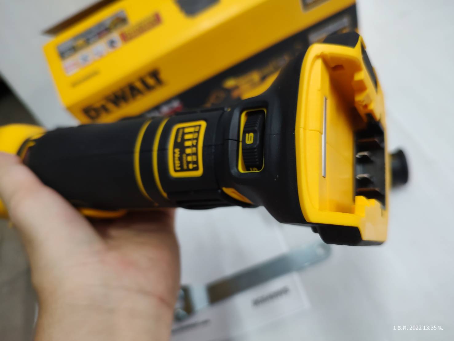 หินเจียรไร้สาย20V DCG409VSN DEWALT ADVANTAGE