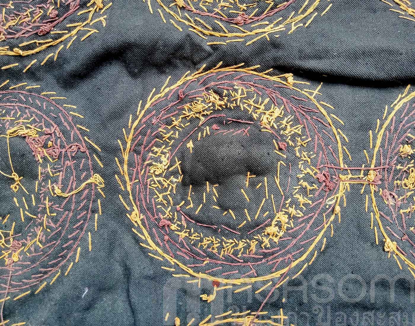 ผ้าปักรูปช้าง