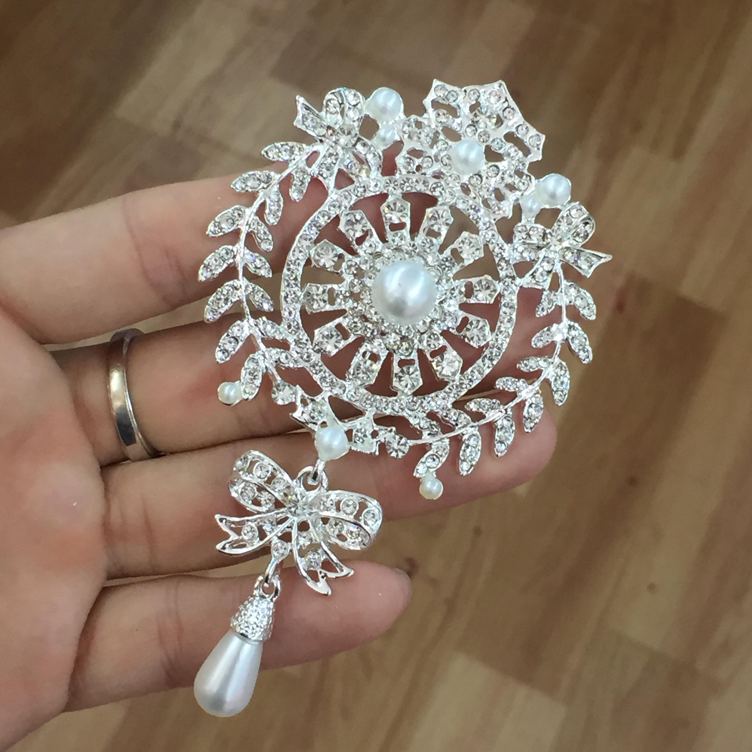 (พร้อมส่ง) เข็มกลัด 090 งานสวยมาก พรีเมี่ยมสุดๆ ส่งด่วนจาก จ.อุบลราชธานี