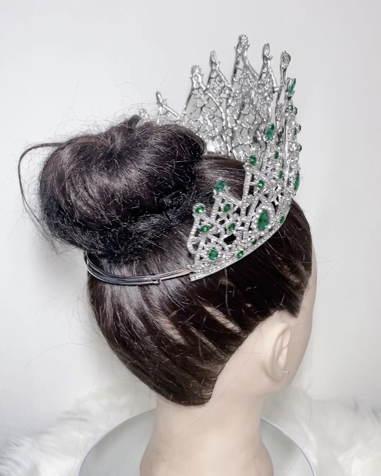 (พร้อมส่งจากไทย) มงกุฏ 115 สีเขียว มงกุฎนางงาม มงกุฎเพชร มงกุฎประกวด สวยงามอลังการ ฐานมงวงกลมปรับได้ สินค้าพร้อมส่ง ไม่ต้องรอนาน งานพรีเมี่ยม