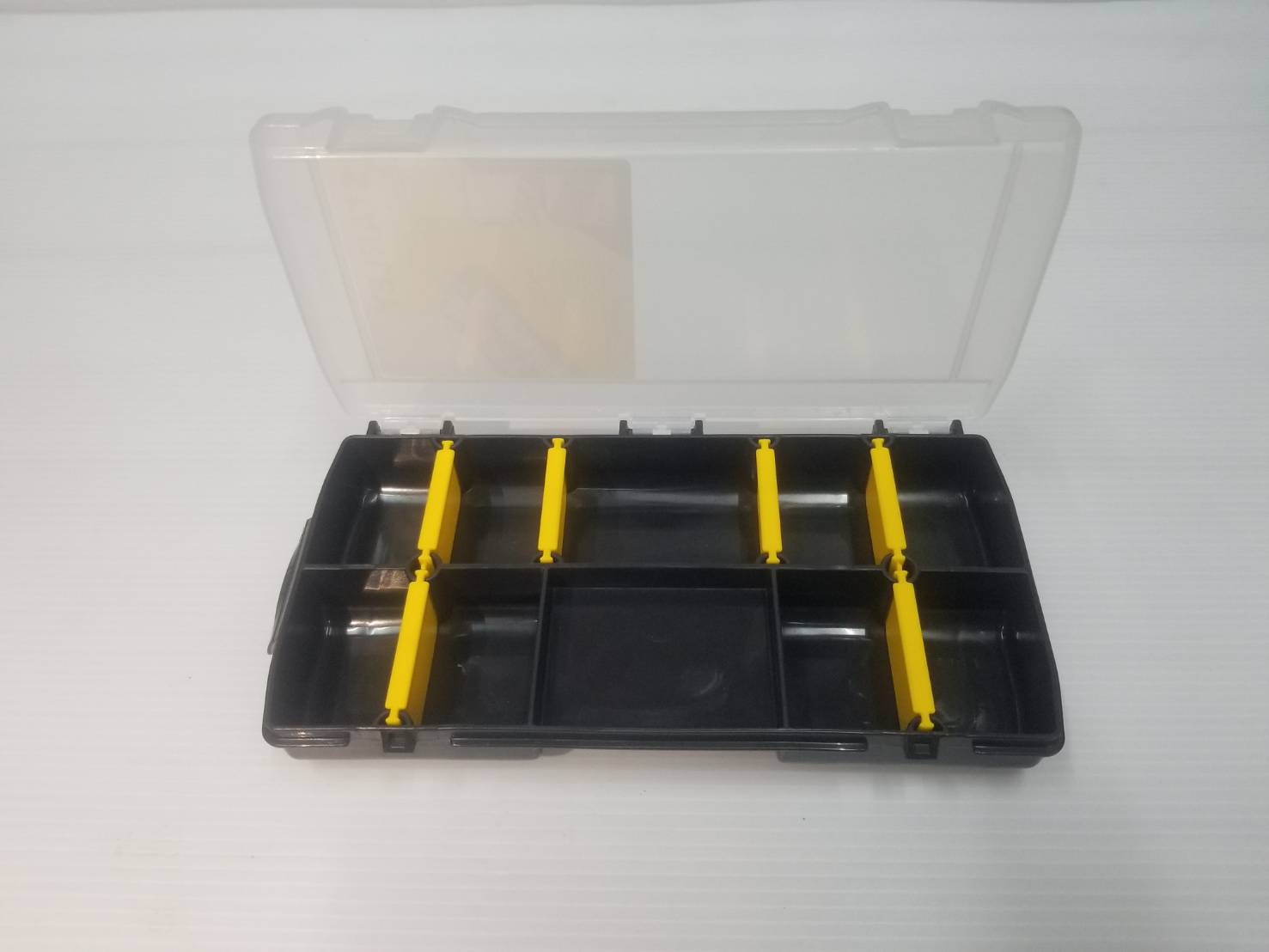 กล่อง Organizer รุ่น Essential ขนาด 9 นิ้ว รุ่น STST81679-1 STANLEY