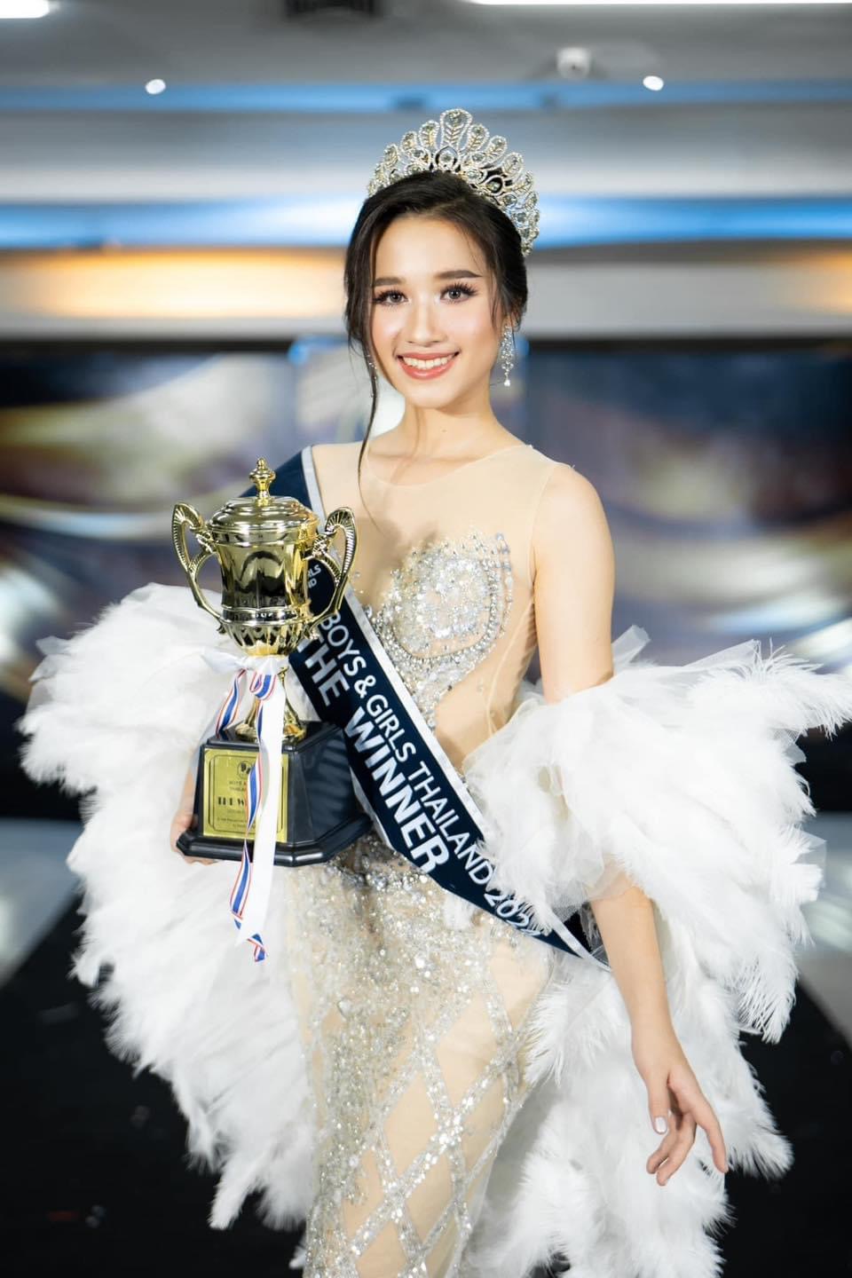 (พร้อมส่งจากไทย) มงกุฏ 126 Miss Universe Thailand 2022 งานสวย รุ่นฐานกลม ส่งด่วน ส่งจาก จ.อุบลราชธานี