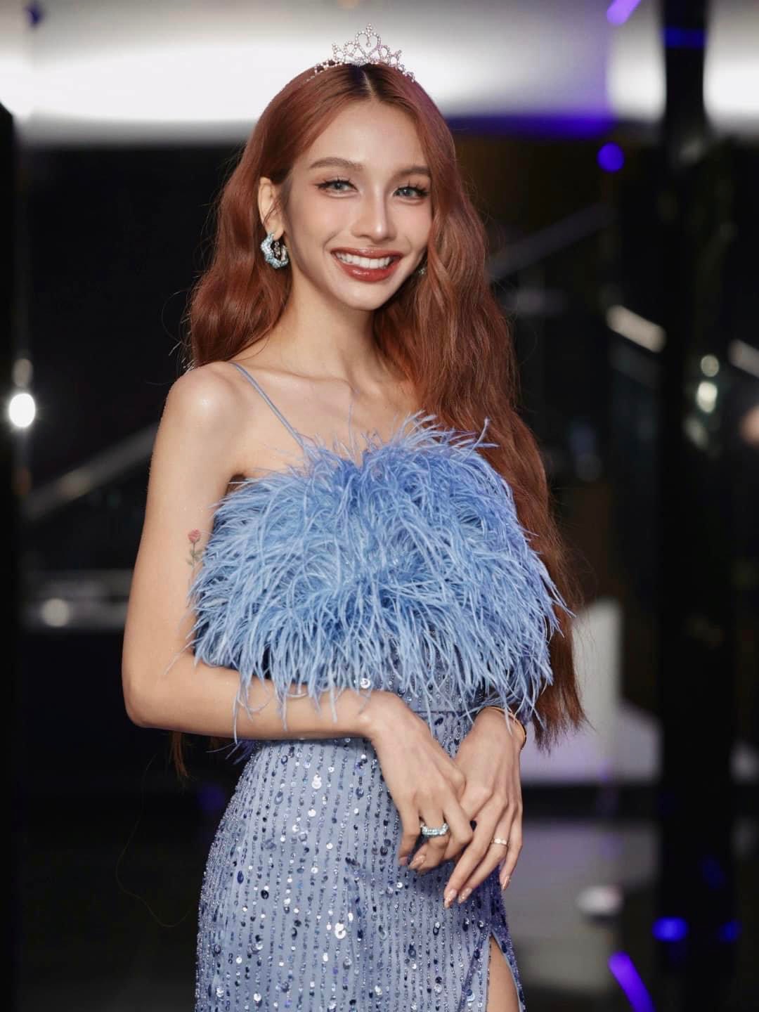 (พร้อมส่งจาก จ.อุบลราชธานี) คาดผม มงกุฎเจ้าหญิง งานปัจฉิม งานวันเกิด งานปาร์ตี้ งานเลี้ยงฉลองต่างๆ