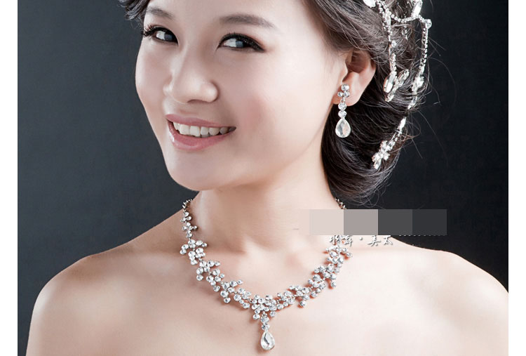 (พร้อมส่ง) สร้อยคอเพชร+ต่างหูแบบเข็ม 005 สร้อยคอเจ้าสาว สร้อยคอใส่ออกงาน สวยหรูดูแพง
