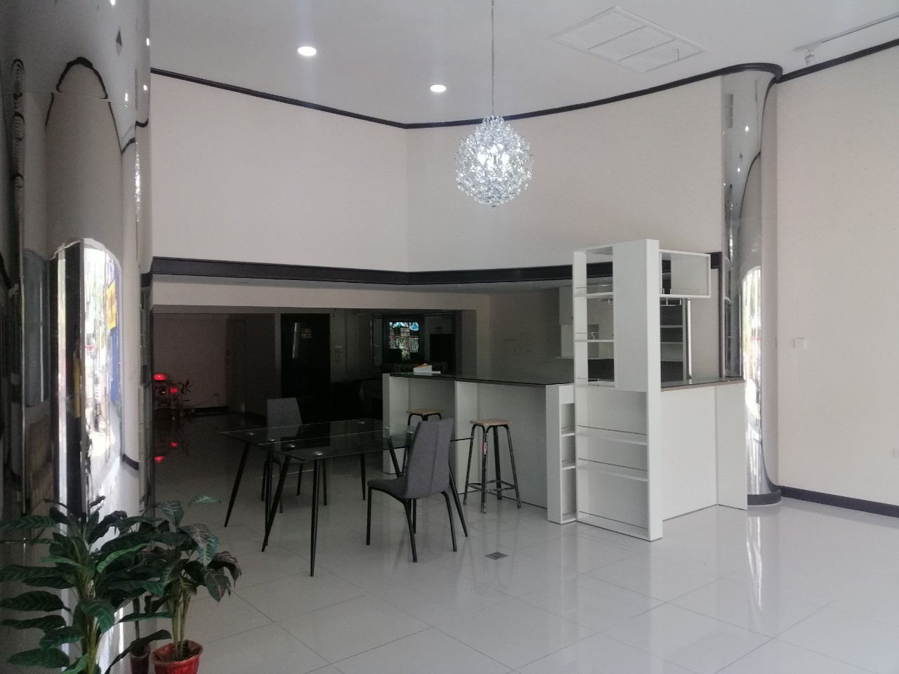 H1144 ให้เช่าอาคารพาณิชย์ 78 ตร.วา 5ชั้น ตกแต่งแล้ว อยู่ถนนบรมราชชนนี ตรงข้ามโลตัสปิ่นเกล้า ใกล้เซ็นทรัลปิ่นเกล้า เหมาะทำคลินิก สถานเสริมความงาม โชว์รูมสินค้า ออฟฟิศ มีที่จอดรถ 7-10คัน