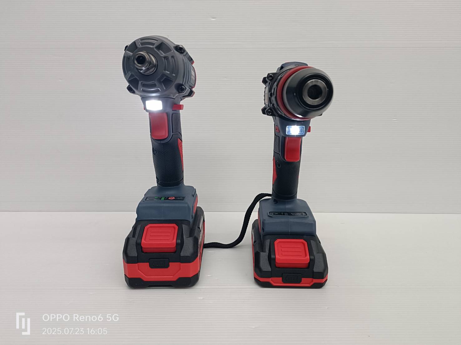 ชุดเซ็ตสว่านไขควงและบล็อกไร้สาย 20V SCCG-100