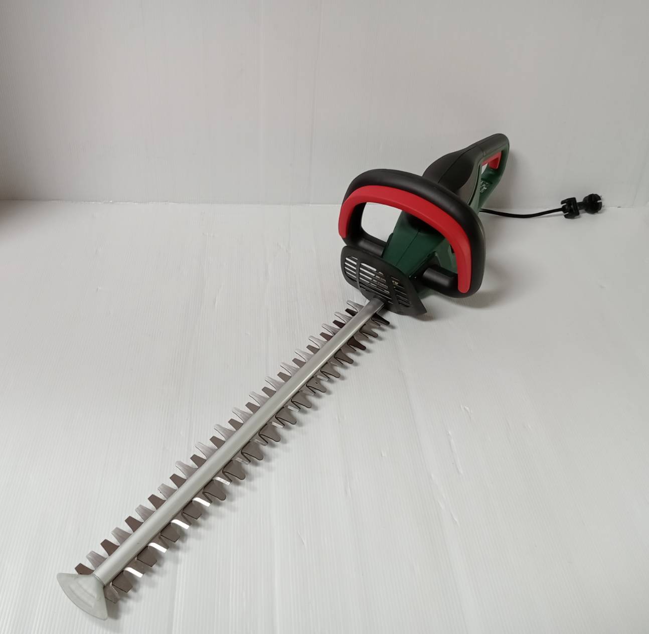 เครื่องตัดแต่งกิ่งไม้20" UniversalHedgeCut50 BOSCH