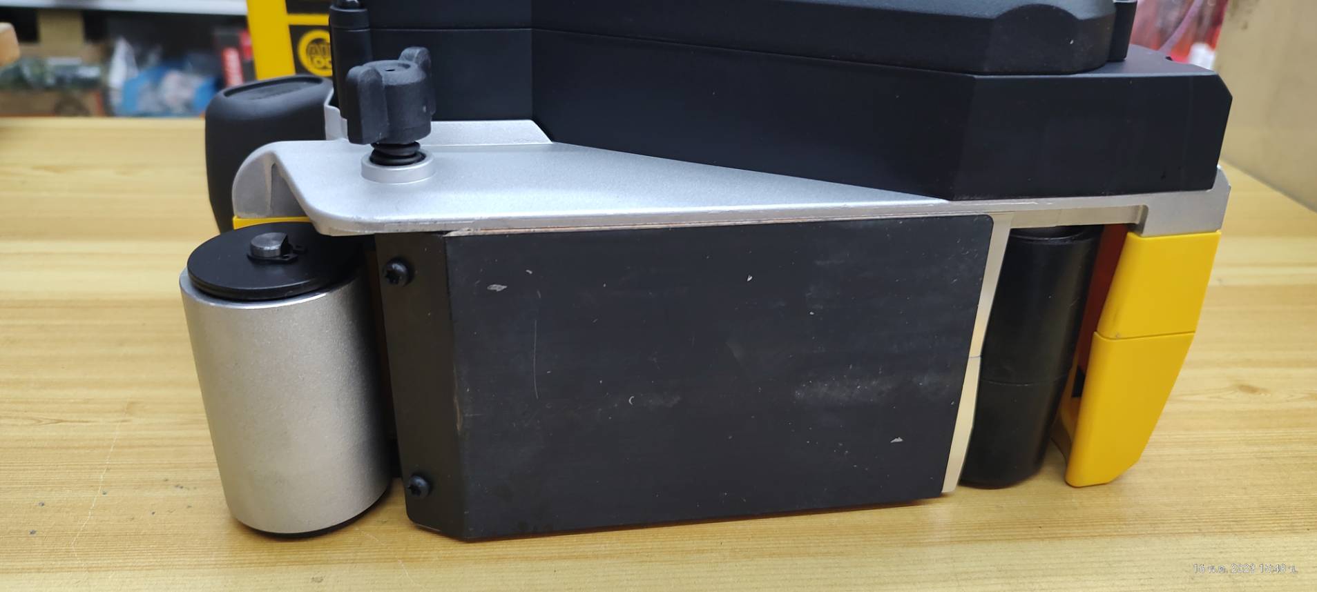 เครื่องขัดกระดาษทรายสายพาน20V DCW220N Dewalt (ตัวเปล่า)