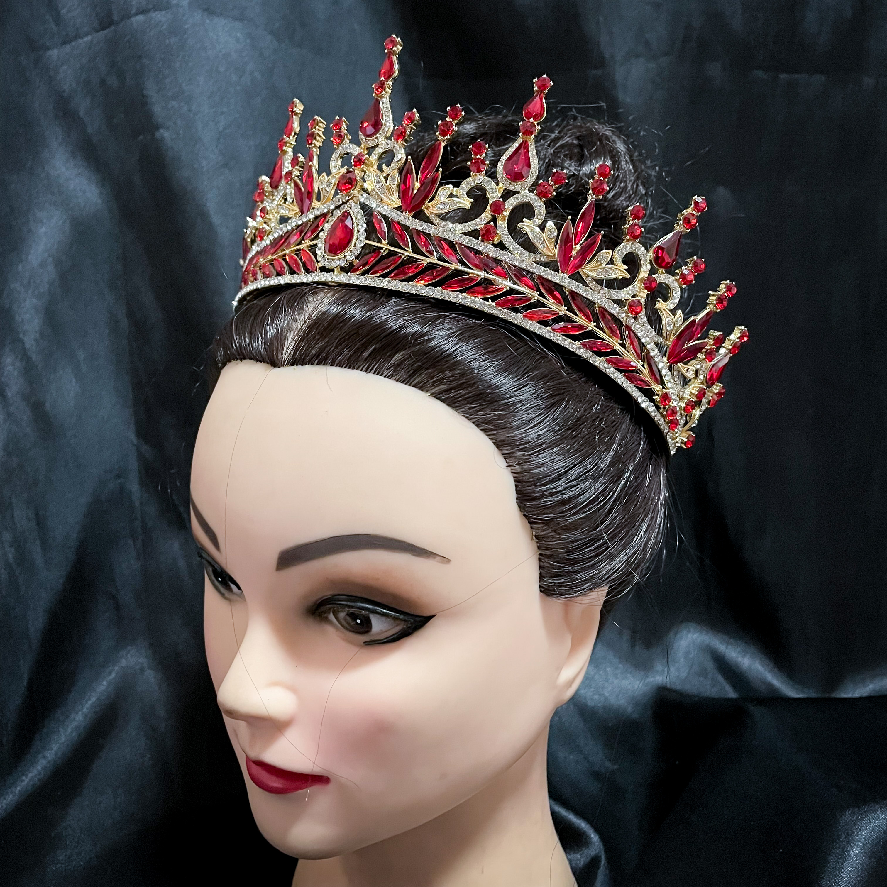 (พร้อมส่ง) เทียร่า 302 สีแดง มงกุฎนางงาม งานสวย ปราณีต QCเพชรทุกเม็ด สินค้าพร้อมส่งจากไทย