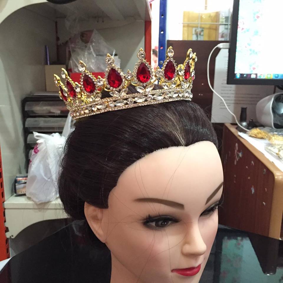 (พร้อมส่ง) มงกุฎ 018-สีแดงยอดเพชรขาว